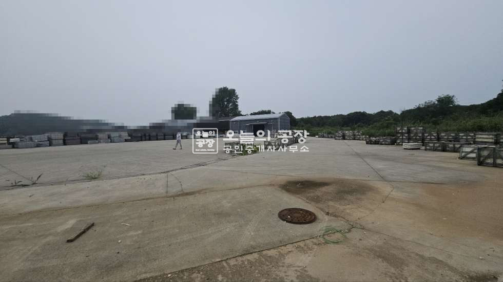 경기 화성만세구 우정읍 석천리 부지1,120평/건물52평/단독같은공동마당/대형차량2차선진입 월세 매물번호 10523 사진 10