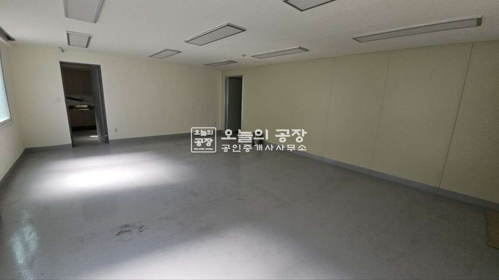 경기 화성만세구 우정읍 이화리 부지2,264평/건물749평/1종 창고, 대형차량가능,사무실별도설치 월세 매물번호 10460 사진 3