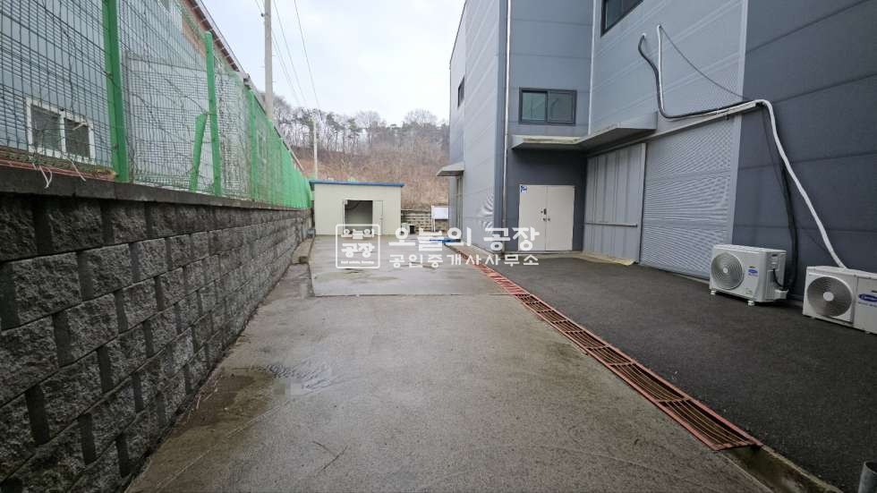 경기 화성만세구 우정읍 화산리 부지988평/건물186평/가설천막/창고/공장/사무실포함/가설천막100평 월세 매물번호 10442 사진 6