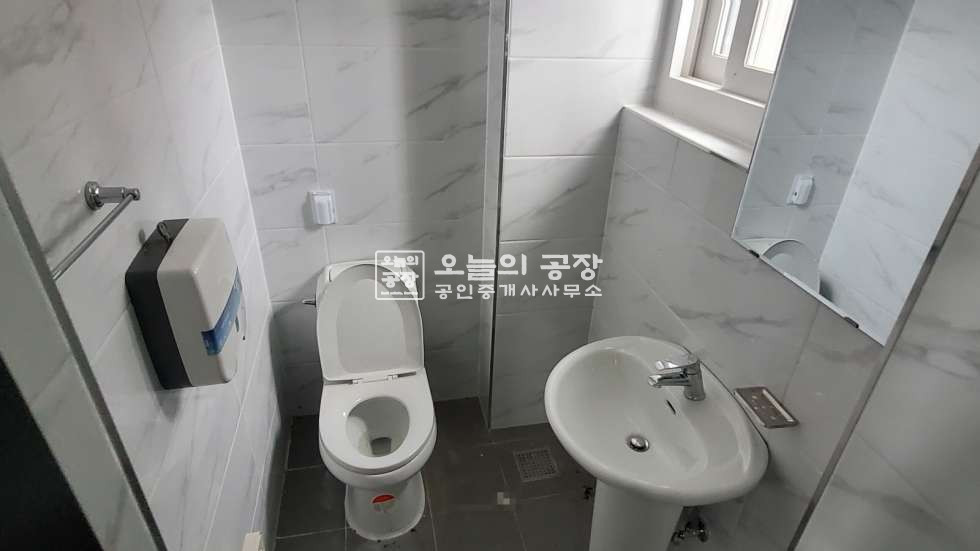 경기 화성만세구 팔탄면 덕천리 부지 267평/건물 79평/보2,400/월240 월세 매물번호 10402 사진 7