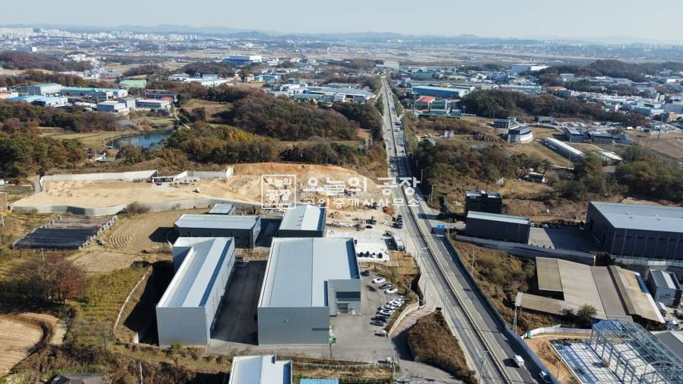 경기 화성만세구 향남읍 요리 부지2,337평/건물1,011/자동차전용도로변 물류창고 매매 매물번호 10638 사진 2