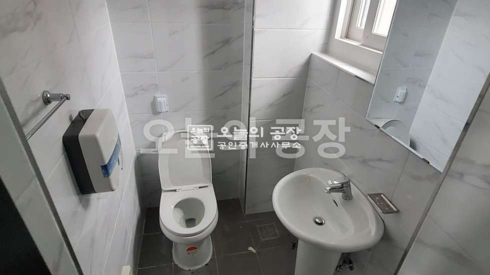 경기 화성만세구 팔탄면 덕천리 부지 267평 건물 80평 / 팔탄면 민원없고 마당넓은 공장임 월세 매물번호 10779 사진 8