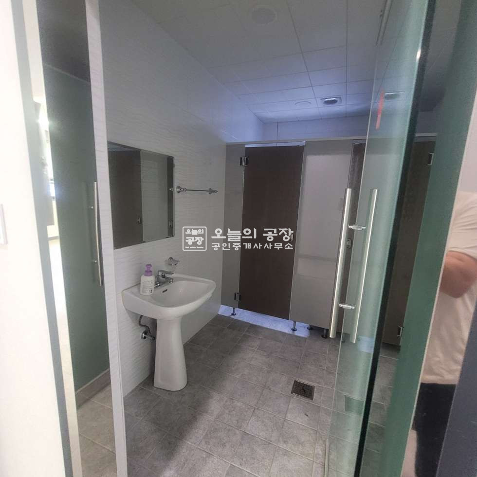 경기 평택시 서탄면 수월암리 부지1,063평 / 건물467평 / 화장품공장 월세 매물번호 10798 사진 19