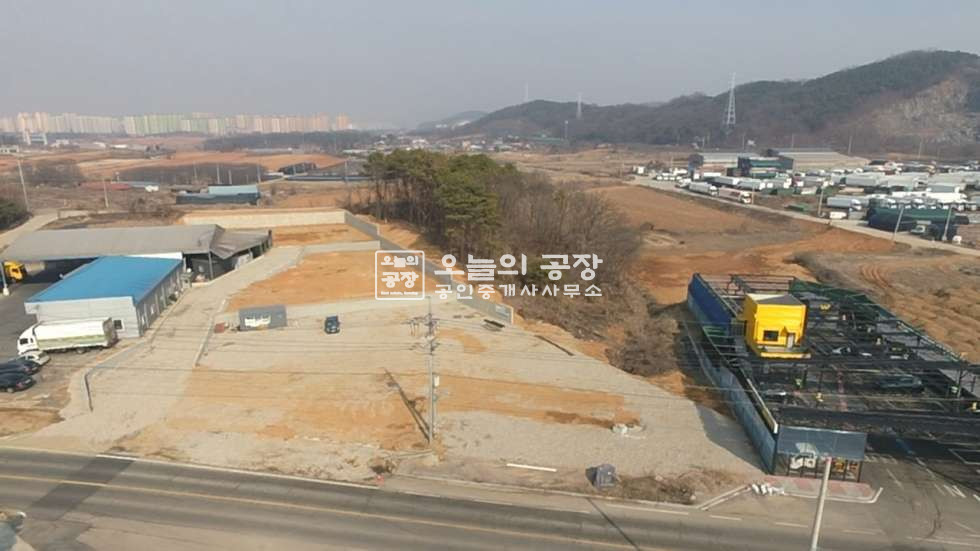 경기 화성만세구 향남읍 하길리 부지 1,237평 / 2차선 도로변 / 건축허가 득 / 분할매매 가능 / 1종, 2종 근생 허가득 매매 매물번호 10286 사진 2