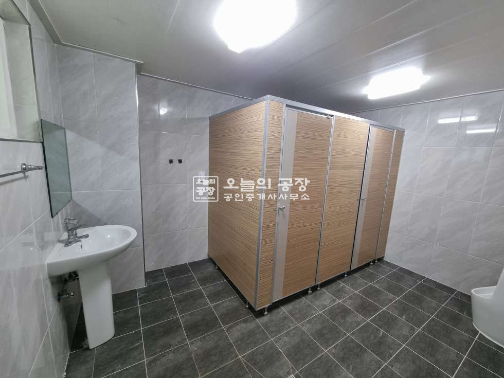 경기 평택시 청북읍 부지1,337평/건물400평/2차선도로변바로진입/넓은단독마당/대형차진입가능 매매 매물번호 10341 사진 5