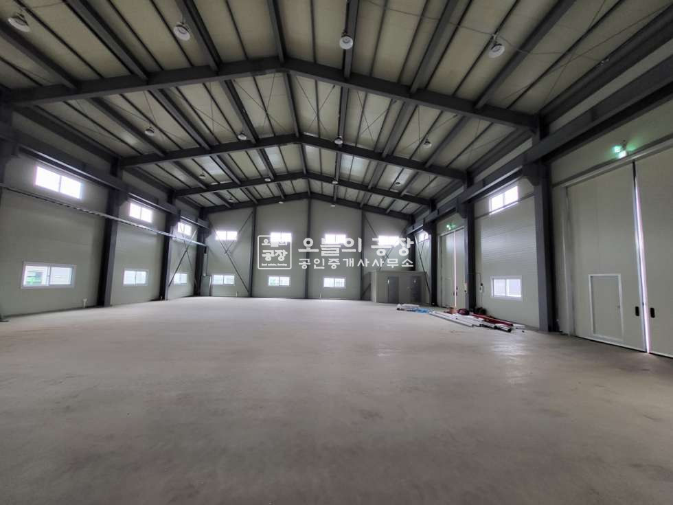 경기 화성만세구 장안면 부지1000평 / 건물 367평/ 사무실 및 숙소 / 전기 400kw / 넓은마당 월세 매물번호 10344 사진 4