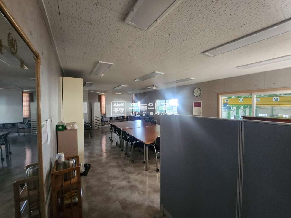 경기 화성만세구 장안면 독정리 부지1142평/건물465평/도로지분없는알땅/상태좋은기숙사/호이스트다수 매매 매물번호 10378 사진 7