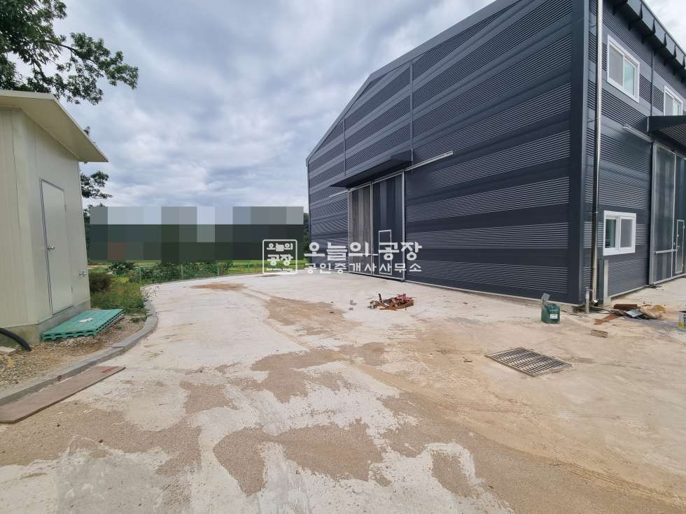 경기 화성만세구 양감면 신왕리 부지725평/건물120평/넓은단독마당 /민원없는입지/대형차진입가능 월세 매물번호 10303 사진 8